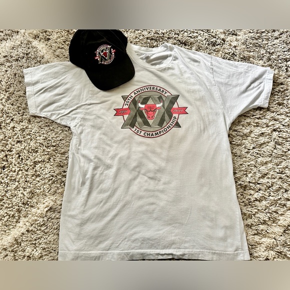 Chicago Bulls 20th Anniversary of 1st championship shirt and hat